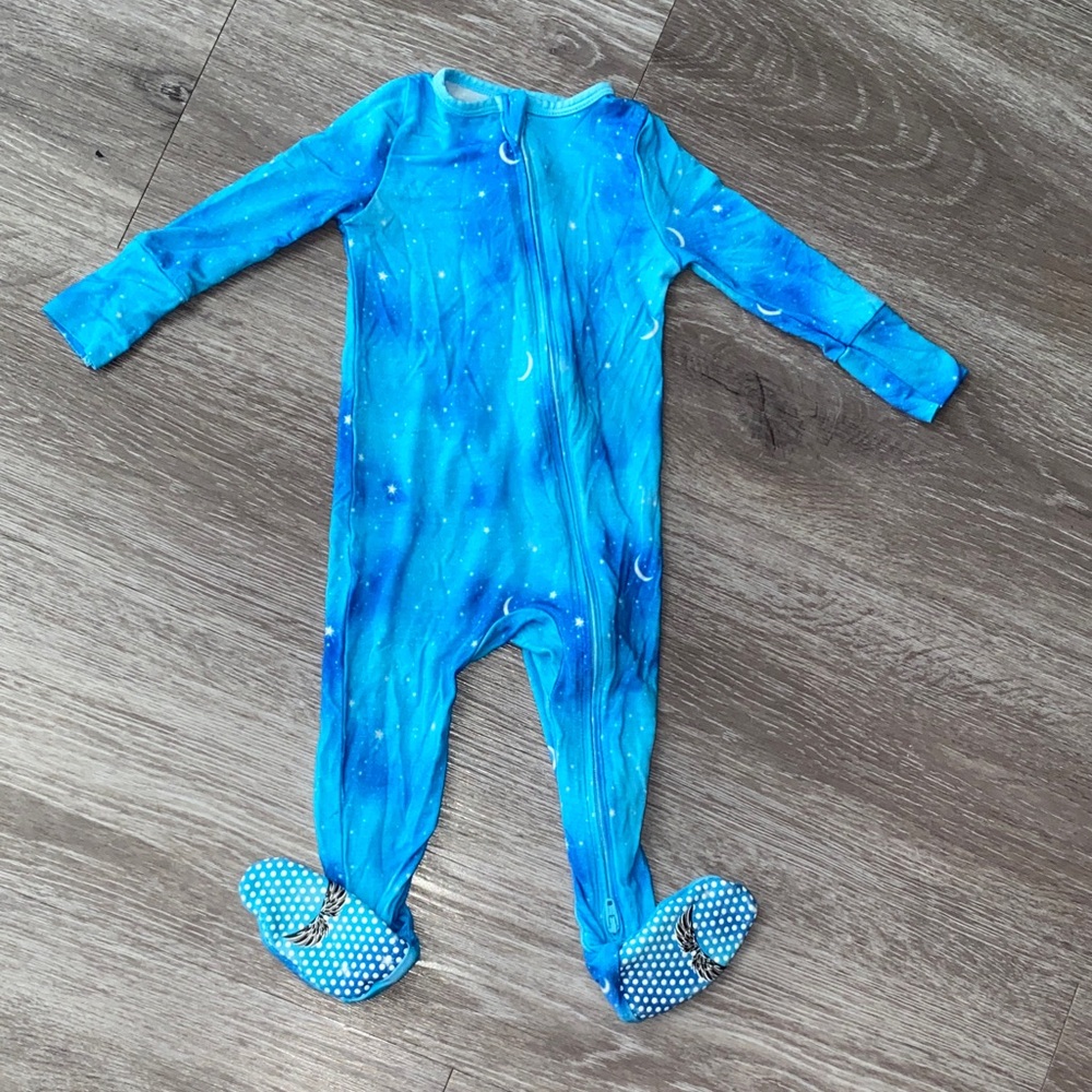 Free Birdees Bamboo zip up footed sleeper